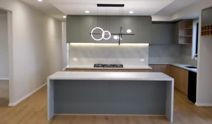 Island bench and ring pendant, in the Sienna 23 by Oakview Homes